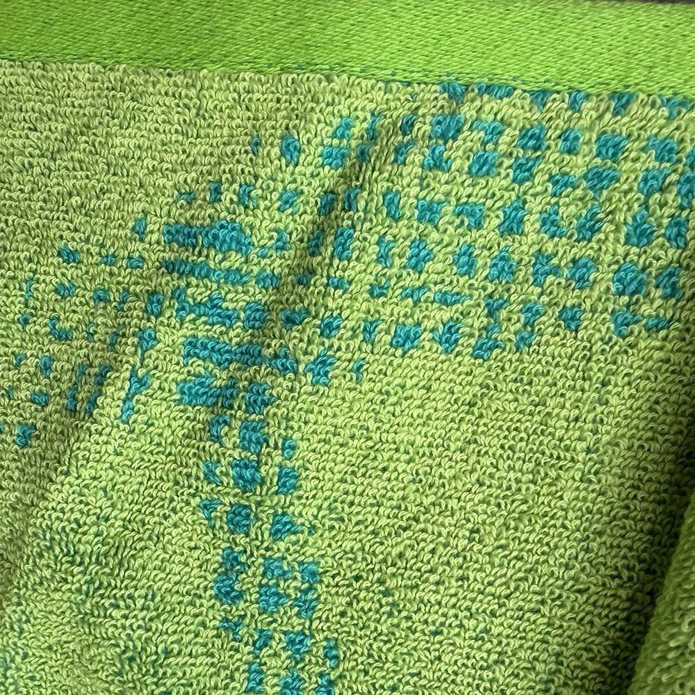 Busch Gardens Williamsburg Beach‎ Towel Blue Green 68